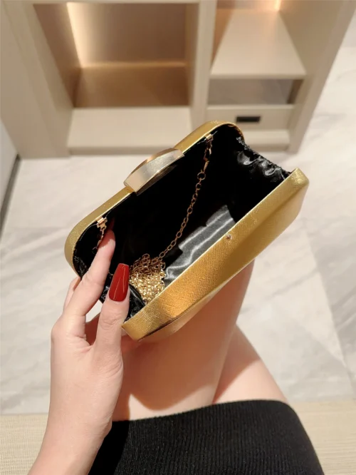 حقيبة سهرة فاخرة بصندوق مربع محكم – تصميم راقٍ مع سلسلة أنيقة، مثالية للمناسبات، فساتين السهرة، الزفاف