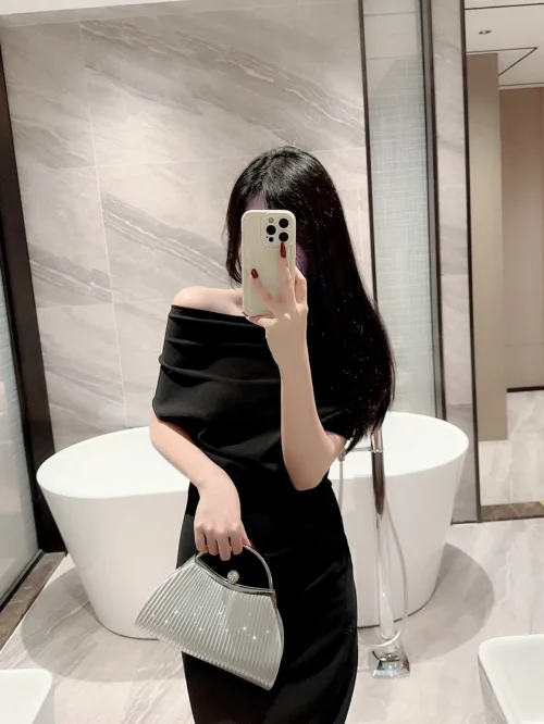 حقيبة سهرة نسائية كلاسيكية بتصميم مطوي لامع – محمولة أنيقة مزينة بحجر الراين، مثالية لفستان السهرة، الحفلات، والمناسبات الرسمية